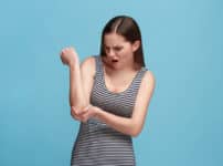 肘がジーンとするあの場所の名前は「ファニーボーン」という雑学