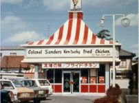 ケンタッキーフライドチキンは日本での開店当初、よく電気屋や理髪店と間違われていたという雑学