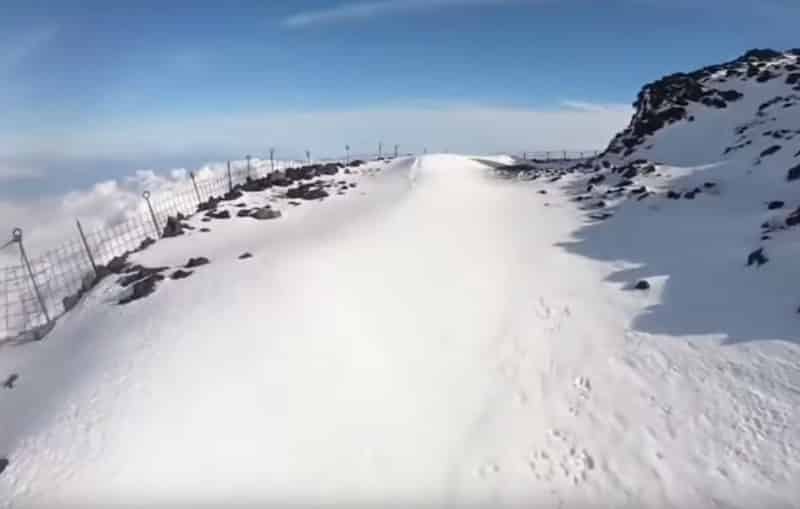 "富士山へGO"の滑落事故。山頂付近