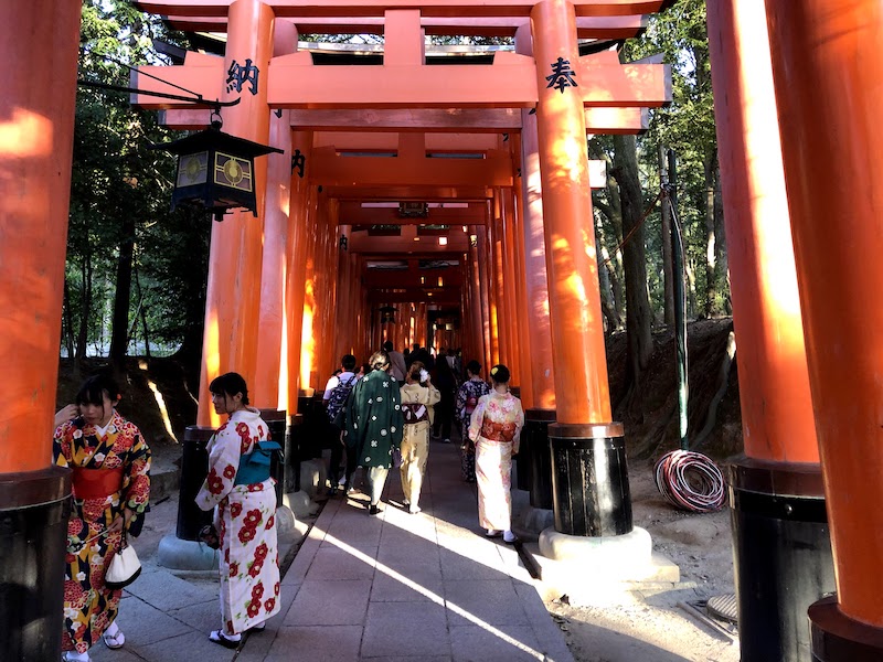 伏見稲荷大社の千本鳥居に入ってみる