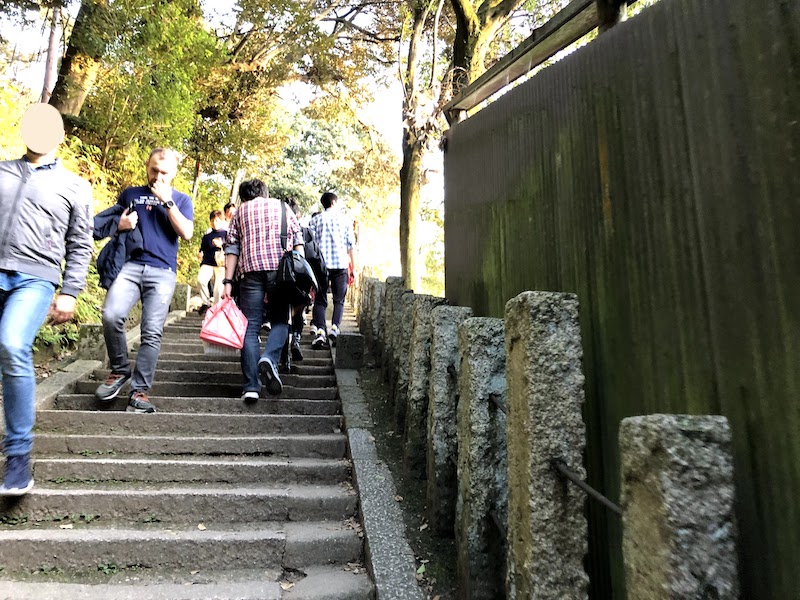 伏見稲荷大社の千本鳥居の鳥居のない道