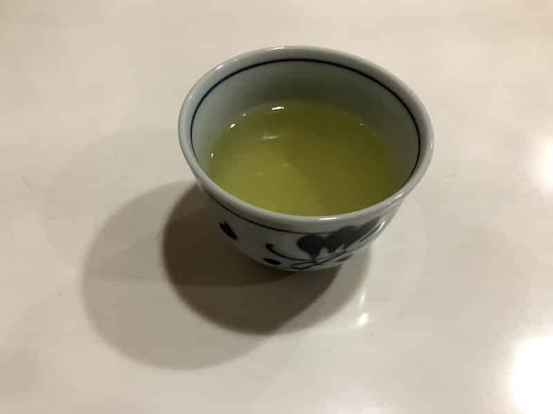 「銀の塔 祇園店」のお茶