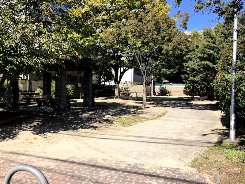 本能寺跡の近くにある本能公園の様子
