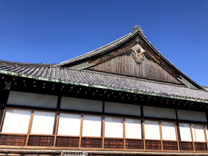 二条城の二の丸御殿の周りを散策