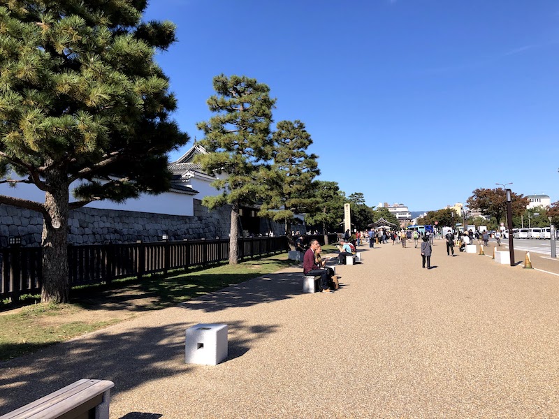 二条城前の広場