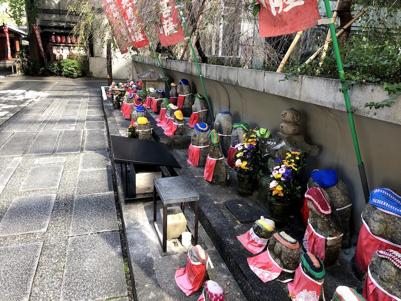 六角堂の「わらべ地蔵」