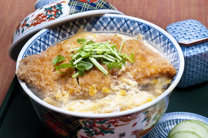 戦後の日本においてのカツ丼はこの上ない贅沢品というトリビア