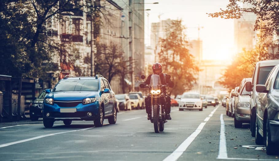 自動車とバイク、先に発明されたのはどっち?という雑学