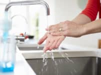 日本の水道水はミネラルウォーターより安全かもしれないという雑学