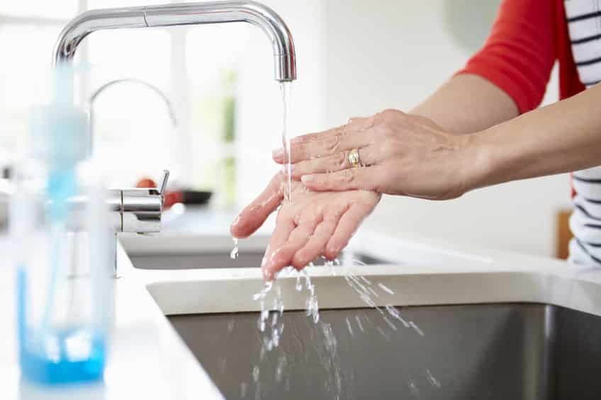 日本の水道水はミネラルウォーターより安全かもしれないという雑学