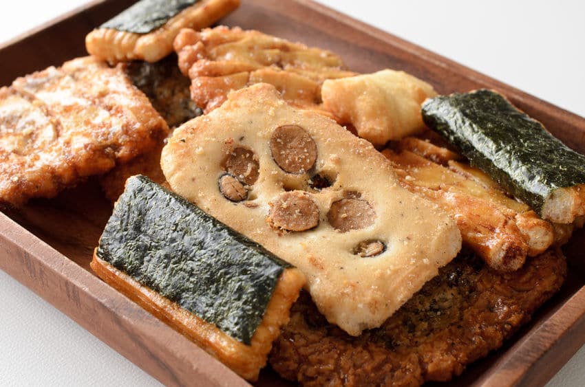 おせんべい・おかき・あられの違いを解説!というトリビア