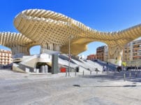 世界で一番大きい木造建造物に関する雑学