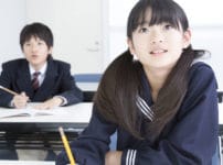 海軍の軍服だったセーラー服がなぜ女子高生の学生服になった？という雑学