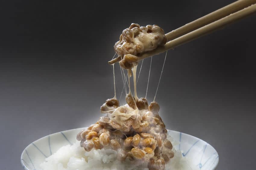 納豆のネバネバには味噌汁が効果的という雑学