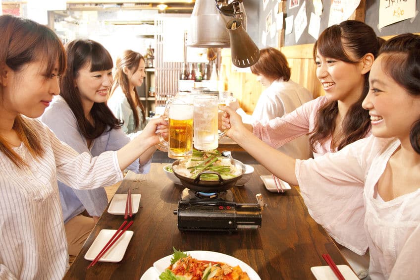 お酒を飲むとトイレが近くなる理由に関する雑学