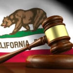 カリフォルニア州では、ホテルの部屋でオレンジの皮を剥いてはならないという雑学