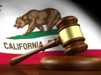 カリフォルニア州では、ホテルの部屋でオレンジの皮を剥いてはならないという雑学