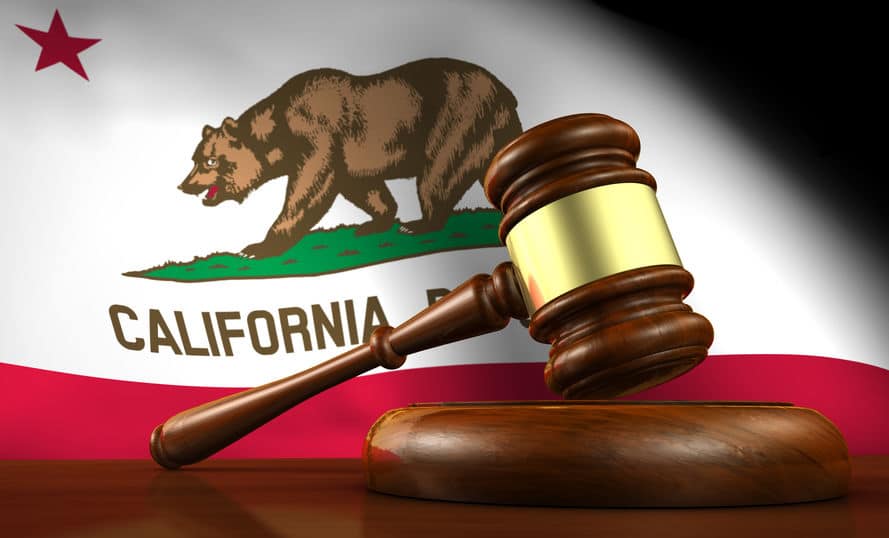 カリフォルニア州では、ホテルの部屋でオレンジの皮を剥いてはならないという雑学