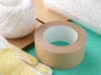 日常で使っている「ガムテープ」は「粘着テープ」という雑学