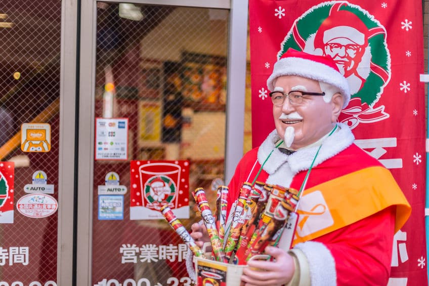 カーネルサンダースの人形は日本で初めて採用されたという雑学