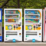 自動販売機は売り切れ状態でも1本は残っている？という雑学