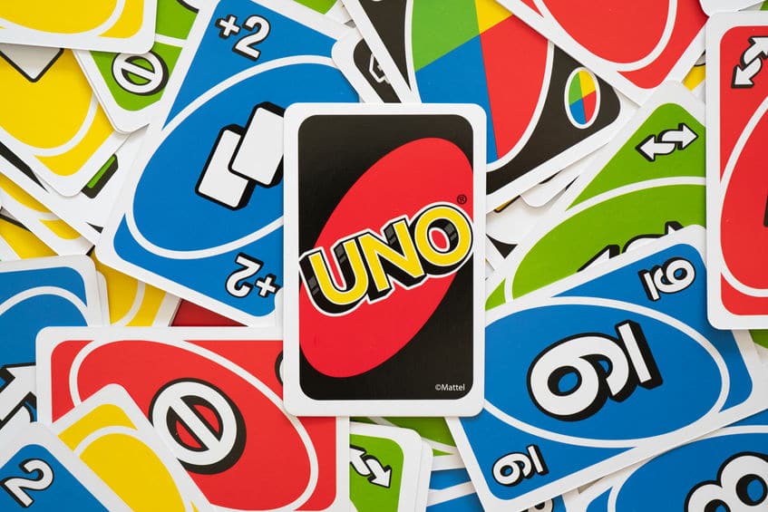 「UNO」公式ルールではドロー2やドロー4を重ねることはできないという雑学