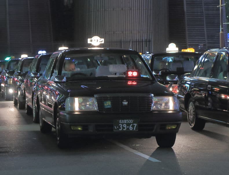 タクシーの深夜料金の理由は人件費についてのトリビア