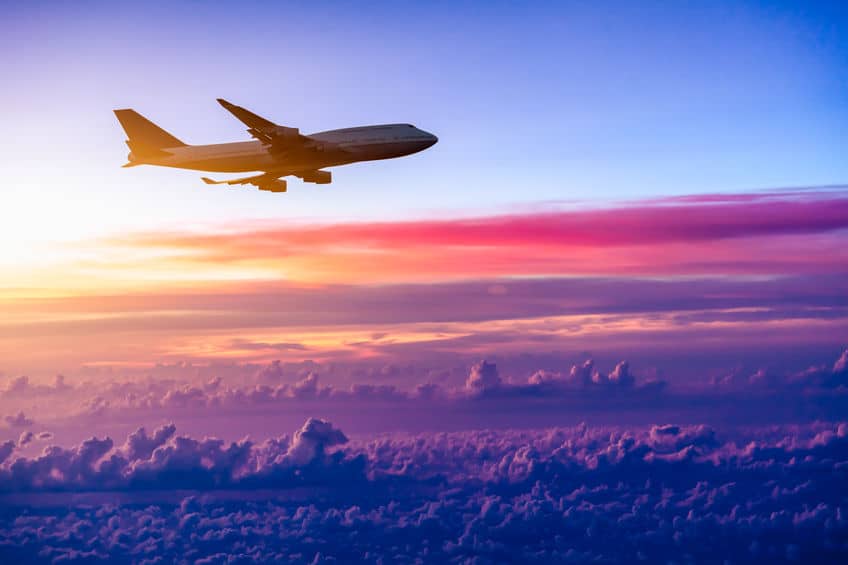 飛行機で月まで行ったら28日かかるという雑学